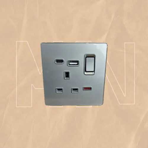 فيش مع USB ومفتاح فضي 13 أمبير من MKN