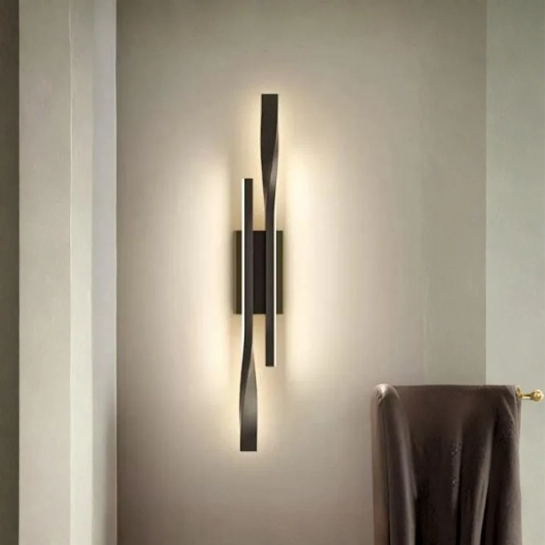 Modern Vertical Twisted LED Wall Sconce (3 Lights)